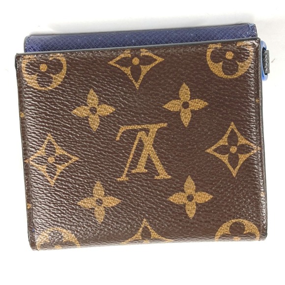 LOUIS VUITTON Brown Monogram Wallet - Picture 2 of 10